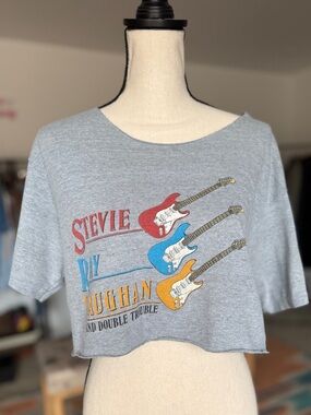 Vintage Stevie Ray Vaughan Graphic Crop Tee - Gray with Red Blue Yellow Guitars